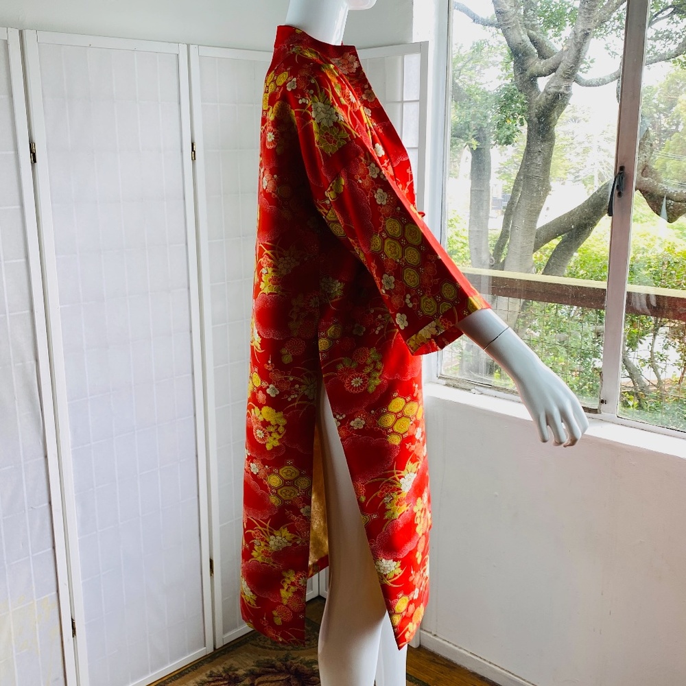 Vintage Chinese Silk Brocade Kimono / Tunic Coat. - image 2